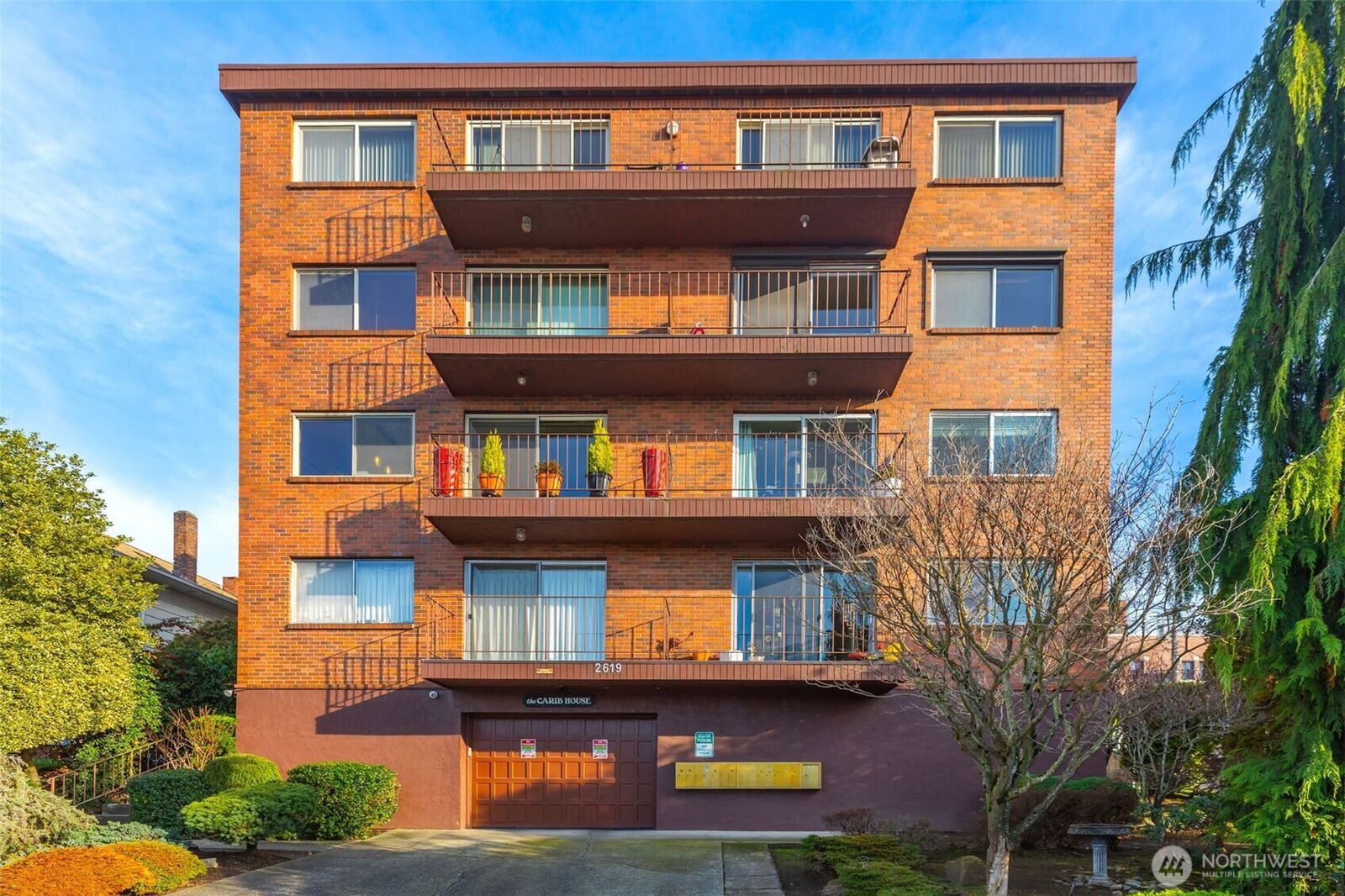 Property Photo: 2619 Rucker Avenue 5 WA 98201