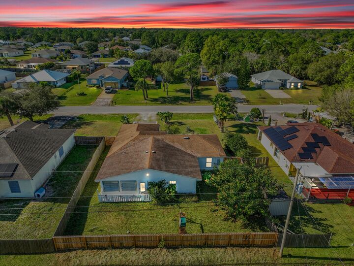 Property Photo:  7856 101st Avenue  FL 32967 