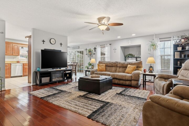 Property Photo:  318 Eaglebend Drive  GA 30710 