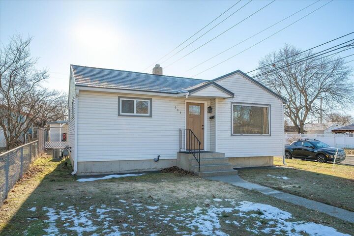 Property Photo:  604 E Columbia Ave  WA 99207 