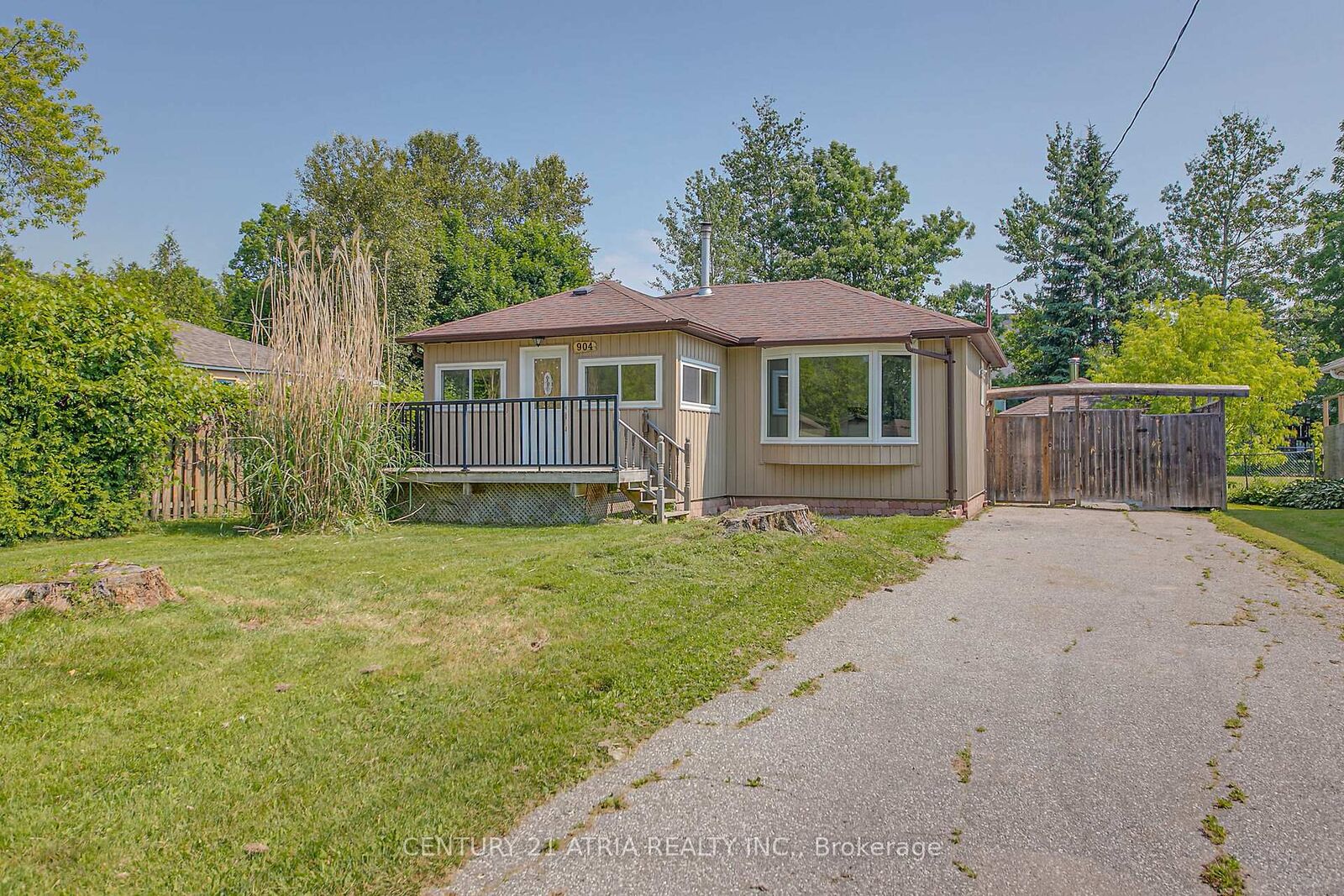 Property Photo: 904 Maplewood Drive ON L9S 1Y7