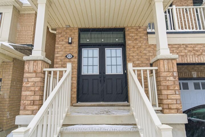 Property Photo: 8139 Buckeye Crescent ON L2H 2Y6