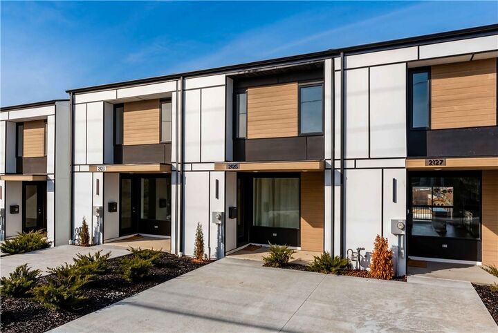 Property Photo:  2125 Rose St  PA 15219 