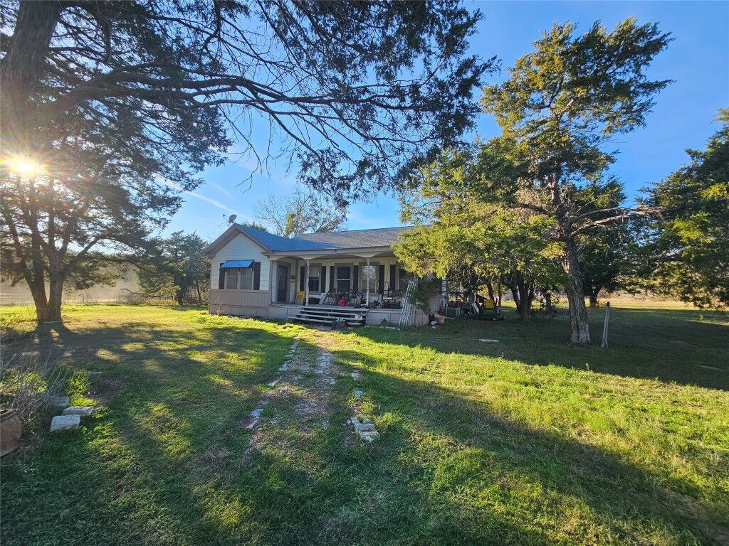 Property Photo: 221 Lower Elgin Road TX 78621