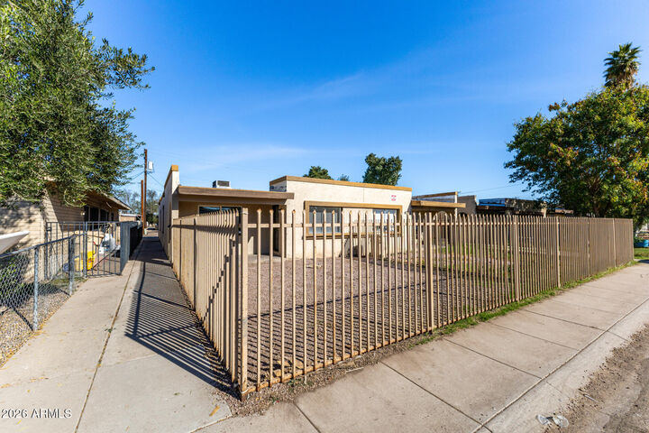 Property Photo: 6742 W Palmaire Avenue AZ 85303