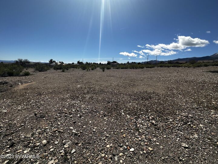 Property Photo:  631 N Skyline Boulevard  AZ 86324 