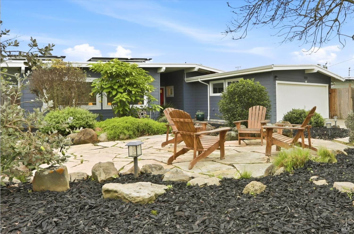 Property Photo: 868 Rincon Way CA 94903