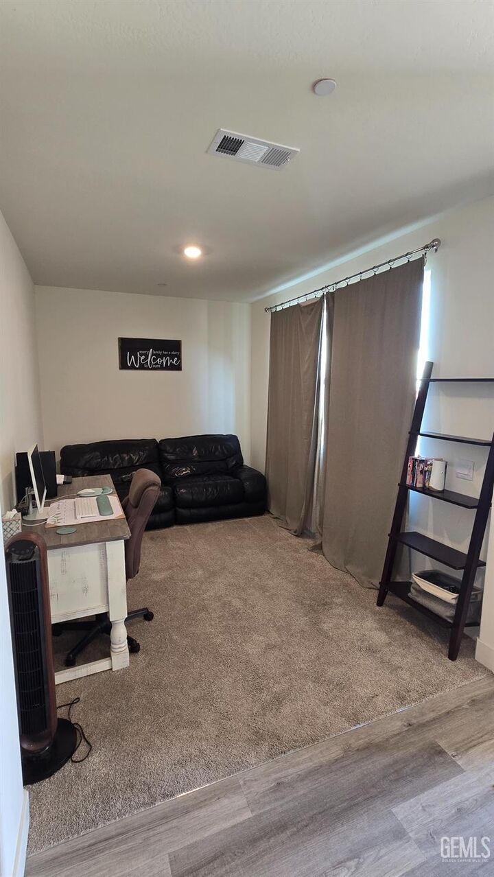 Property Photo:  9007 Miranda Garden Street  CA 93311 