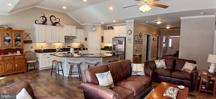 Property Photo:  102 Eagle Court  DE 19970 