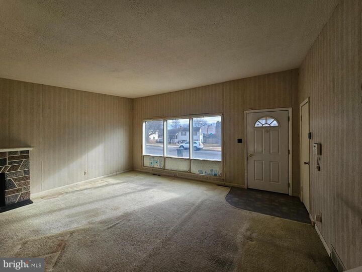 Property Photo:  407 E Elm Street  PA 17042 