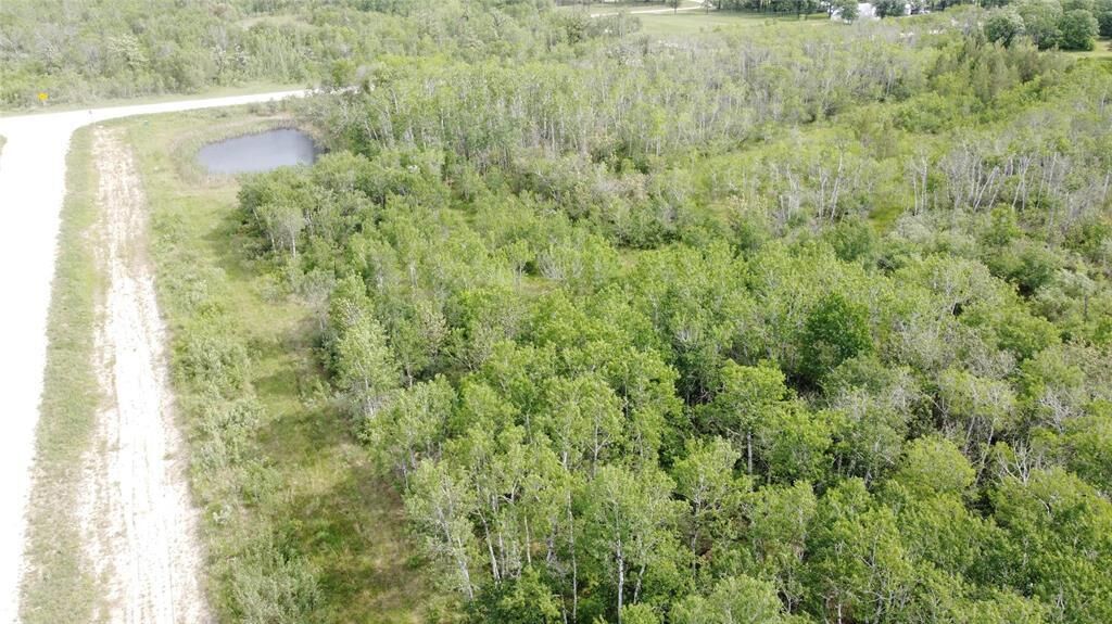 Property Photo:  1 12 Road North  MB R0A 1P0 