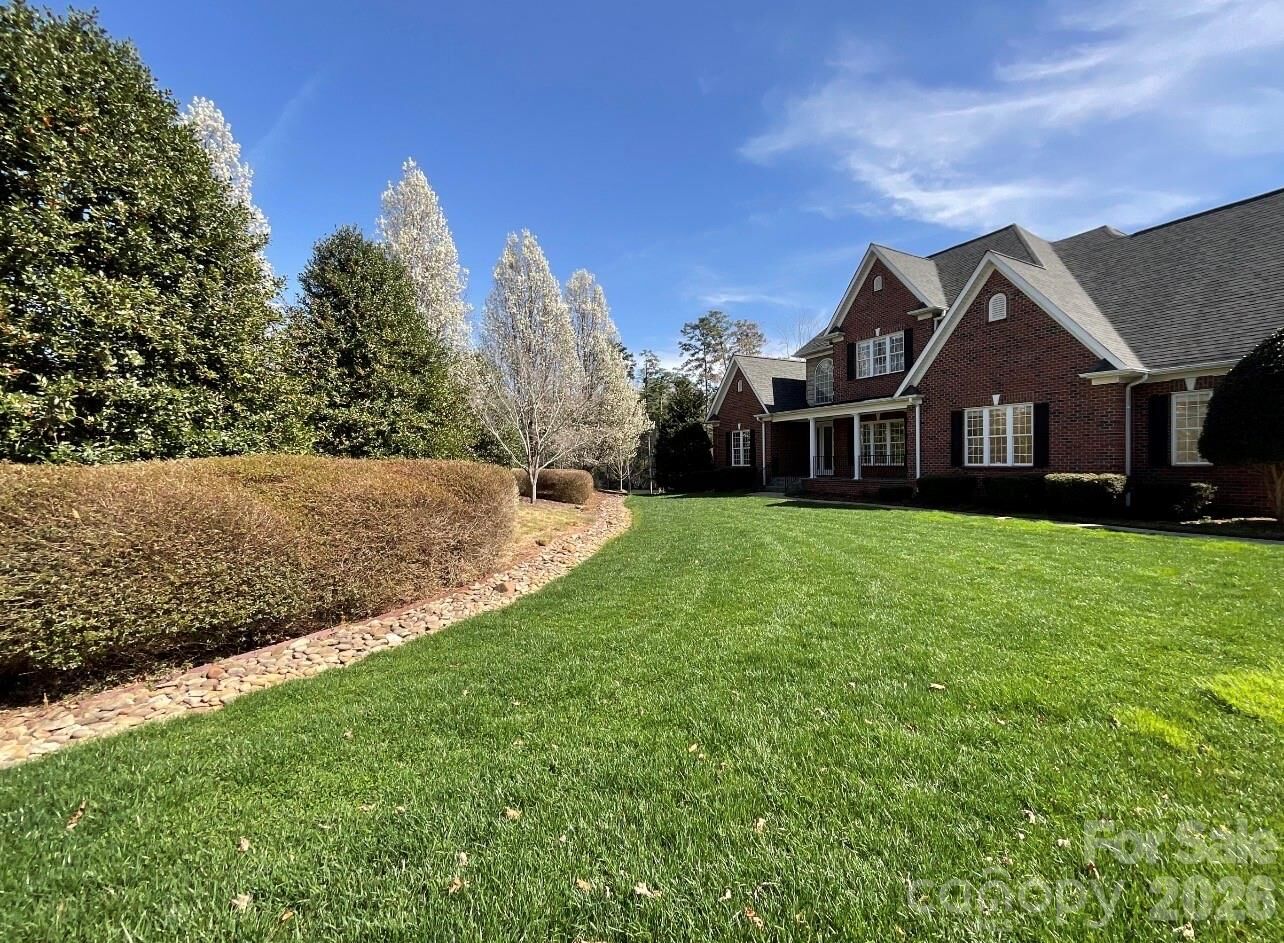 Property Photo: 5231 Peninsula Drive NC 28630