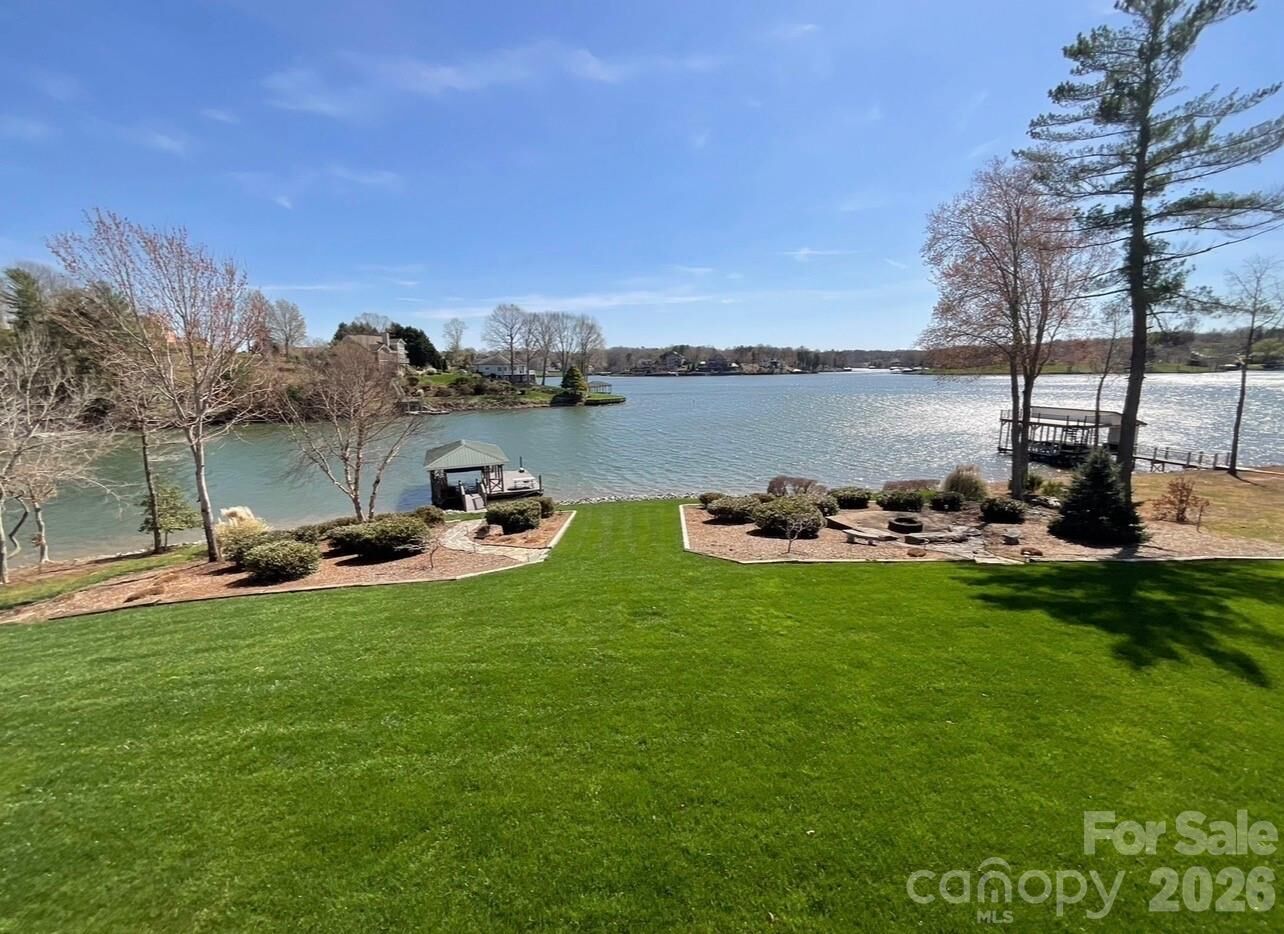 Property Photo:  5231 Peninsula Drive  NC 28630 