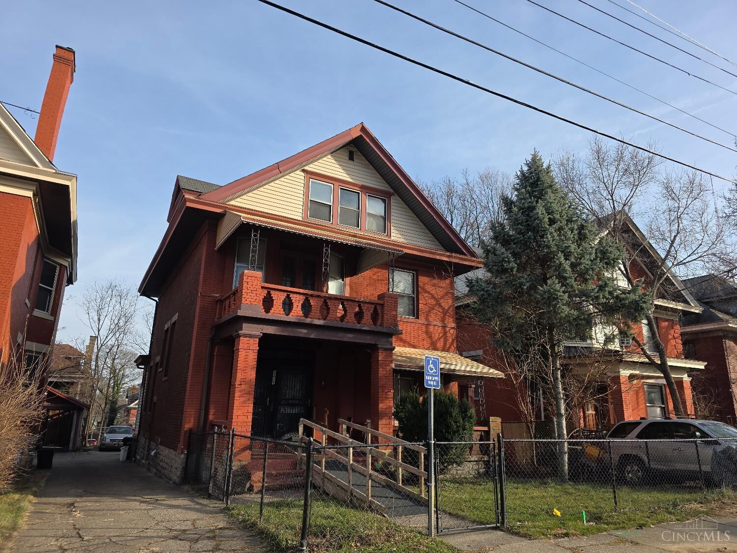 Property Photo:  2228 Maplewood Avenue  OH 45219 