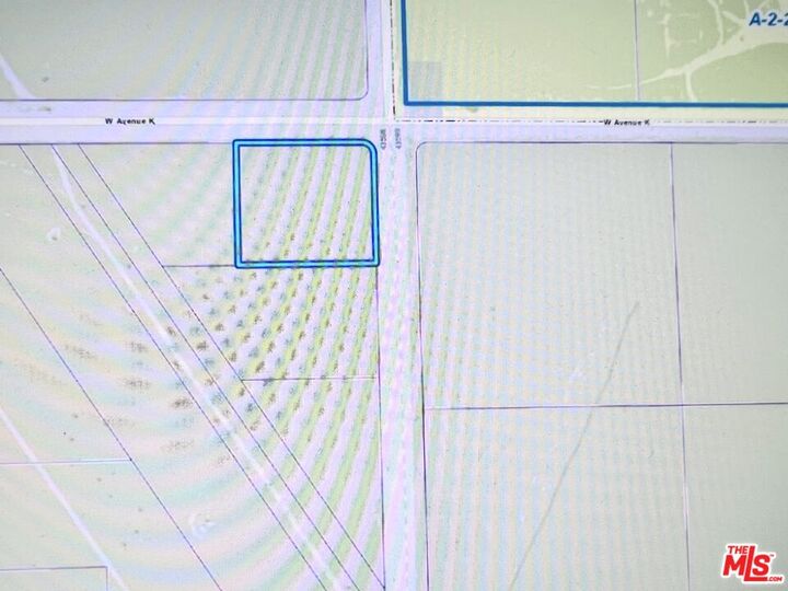 Property Photo:  90 W Avenue K  CA 93536 