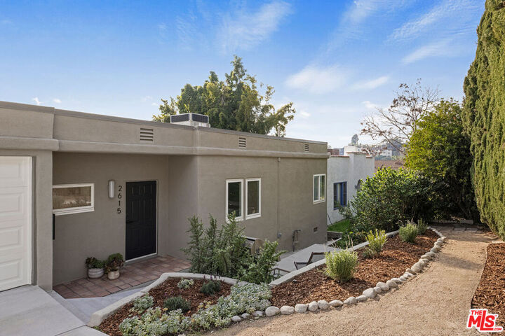 Property Photo:  2615 Silver Ridge Ave  CA 90039 