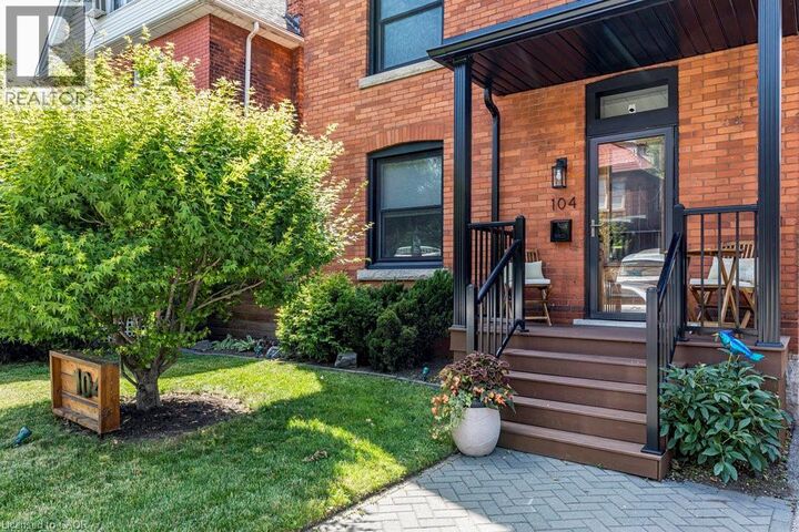 Photo de la propriété:  104 South Garfield Avenue South  ON L8M 2S2 