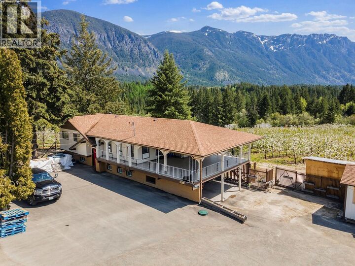 Property Photo: 3851 3 Highway BC V0B 1G0