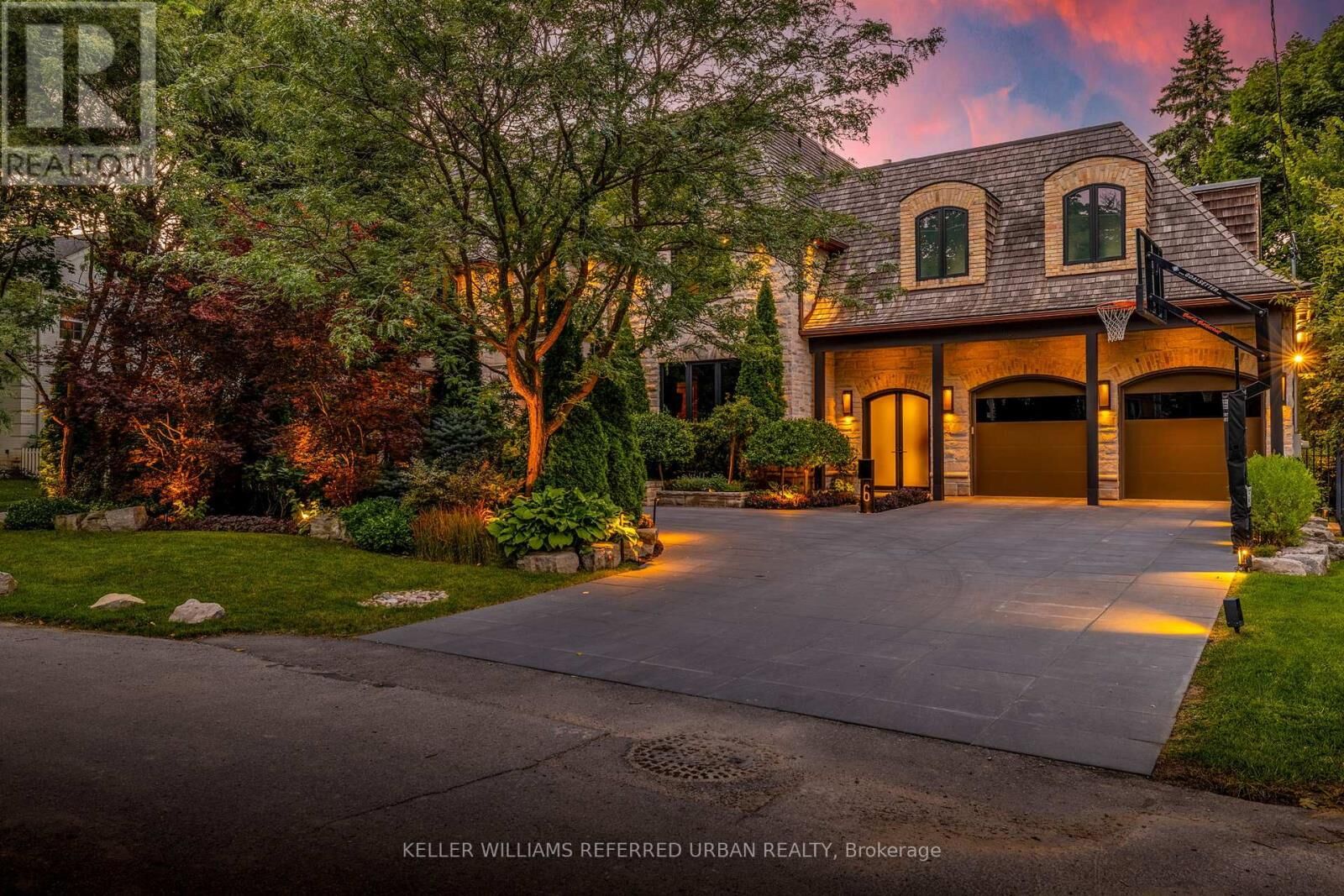 Property Photo:  6 Bayview Wood  ON M4N 1R7 