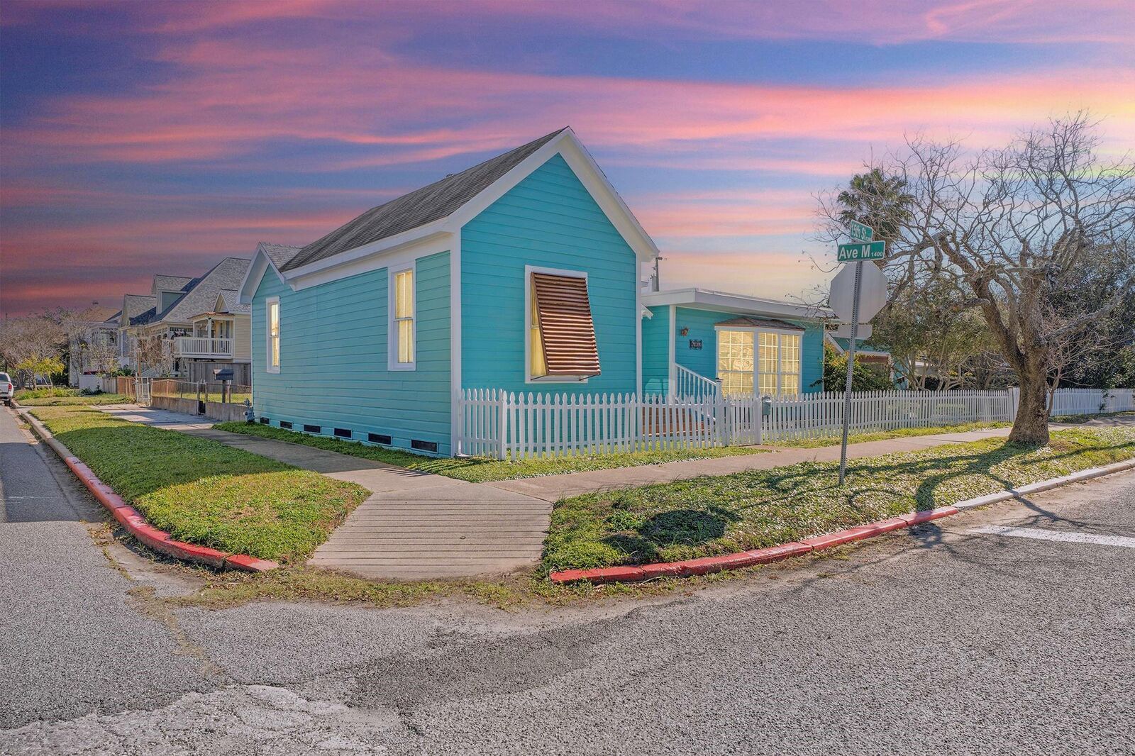 Property Photo:  1302 15th Street  TX 77550 