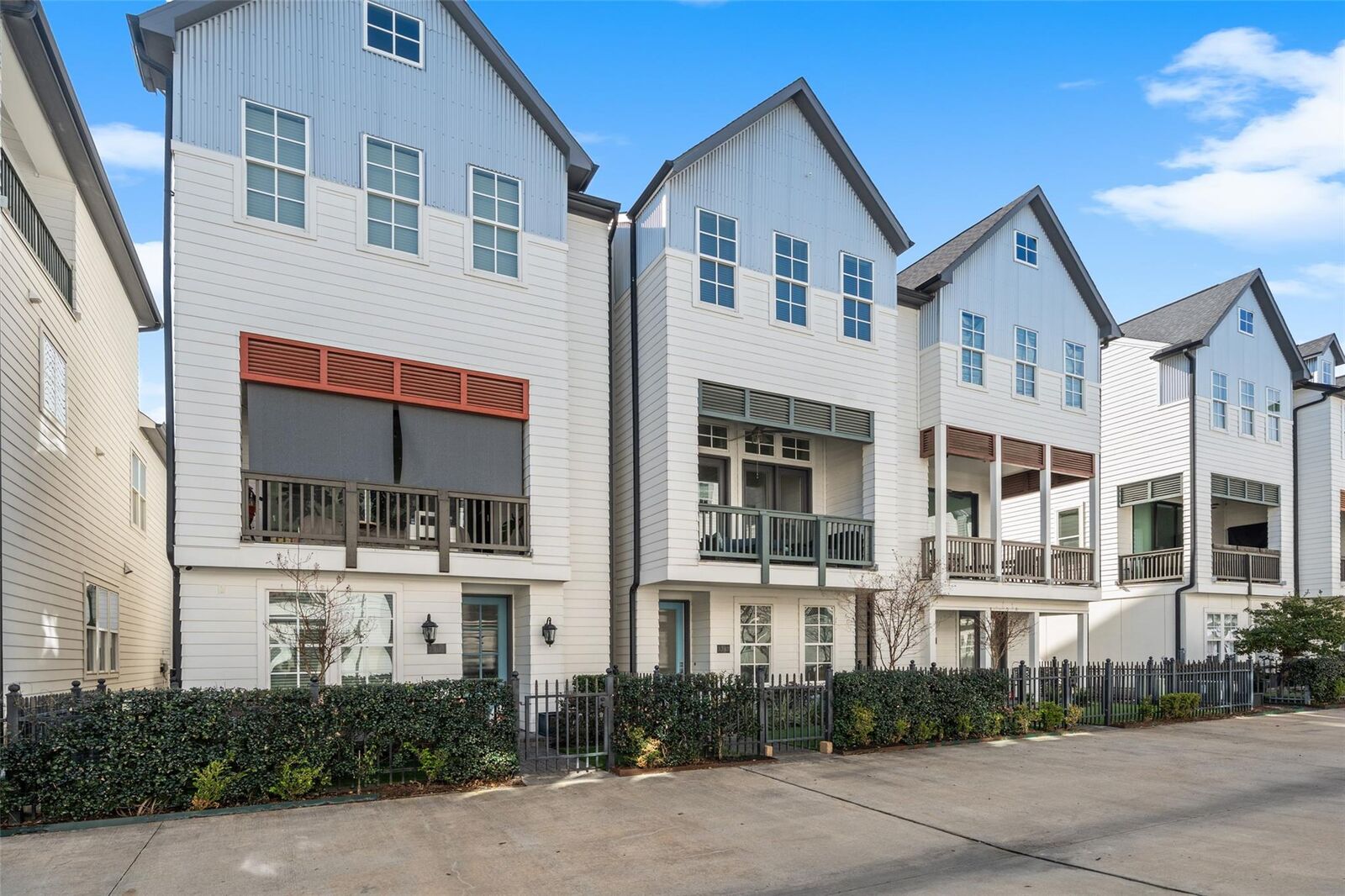 Property Photo:  3307 Timbergrove Oaks Street  TX 77008 