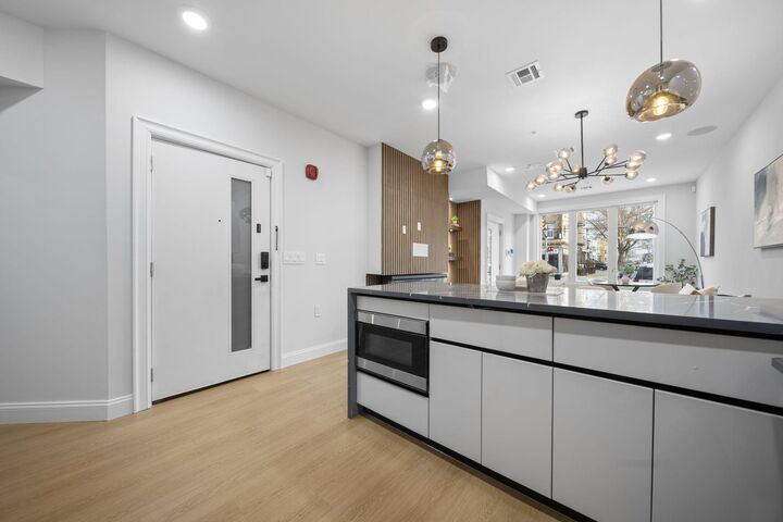 Property Photo:  3447 John F Kennedy Blvd 1  NJ 07307 