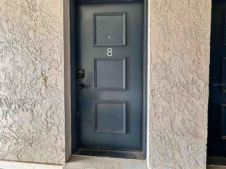 Property Photo:  4405 W Fair Oaks Avenue 8  FL 33611 