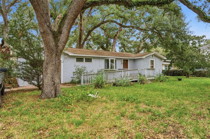 Property Photo: 3204 W Villa Rosa Street FL 33611
