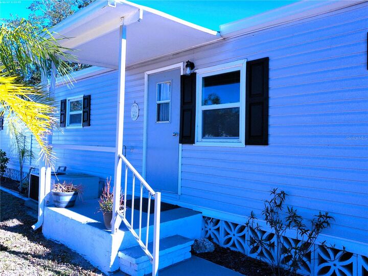 Property Photo: 5236 Palena Boulevard FL 34287