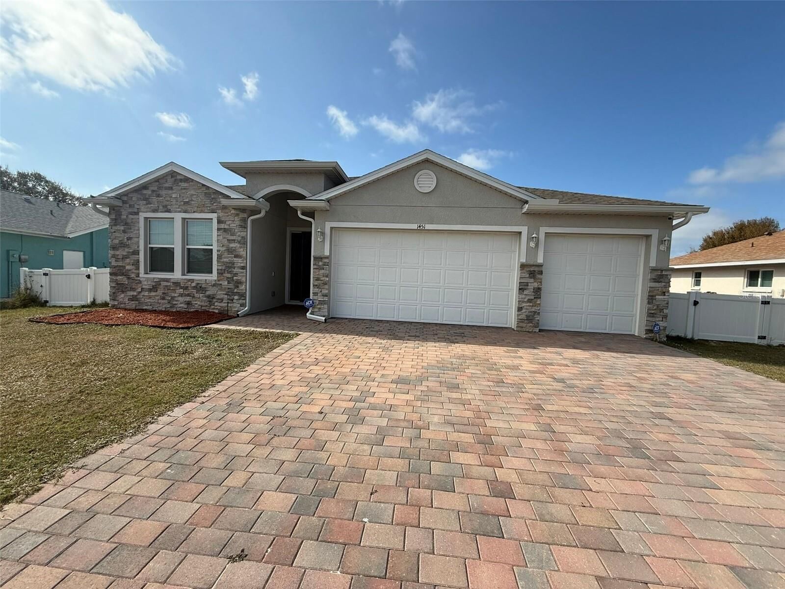 Property Photo:  1451 Vermouth Lane  FL 33983 