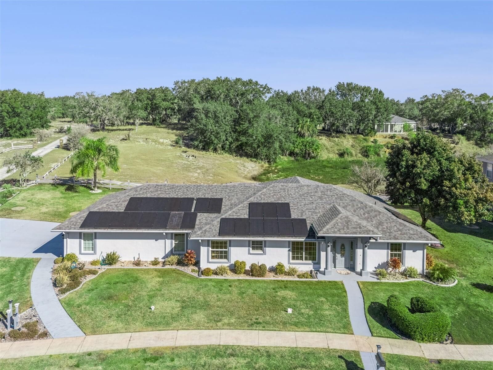 Property Photo:  217 Kent Court  FL 33844 