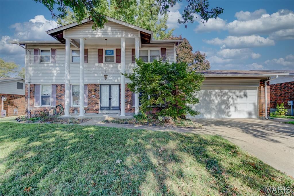 Property Photo:  3901 Rue De Renard  MO 63034 