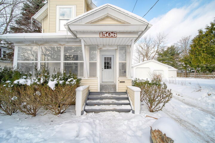 Property Photo: 1506 Pringle Avenue MI 49203