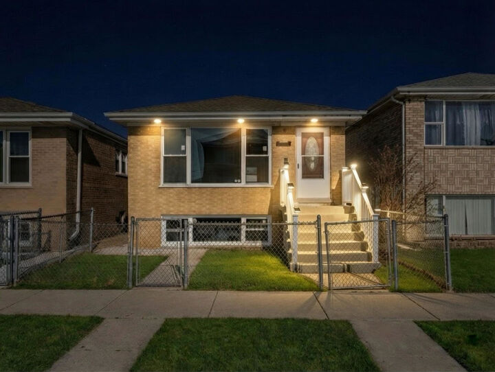 Property Photo:  7502 W 64th Street  IL 60501 