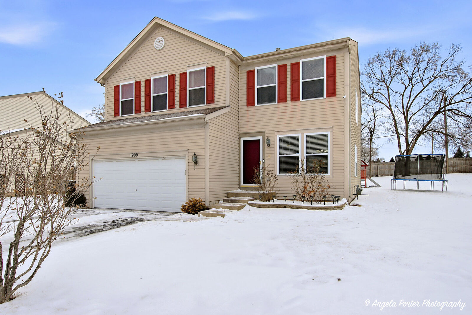 Property Photo:  1909 Kennedy Drive  IL 60050 