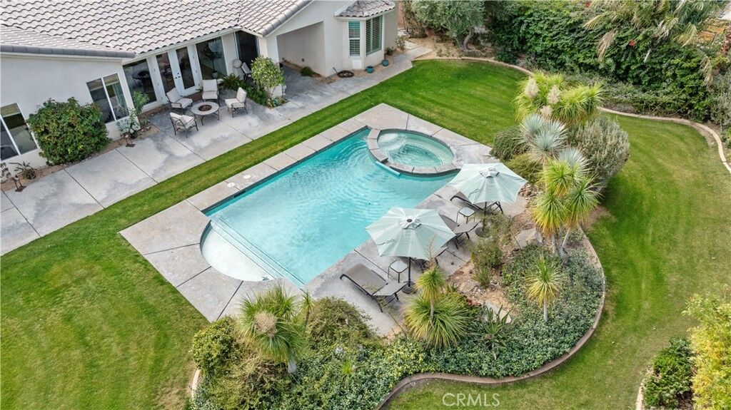 Property Photo:  44 Killian Way  CA 92270 