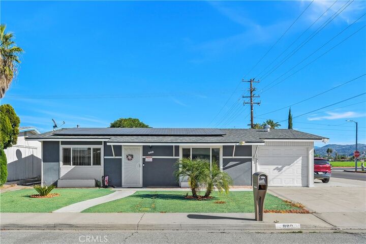 Property Photo:  890 S Inez St. Street  CA 92543 