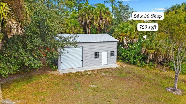 Property Photo: 250 17th St NW FL 34120