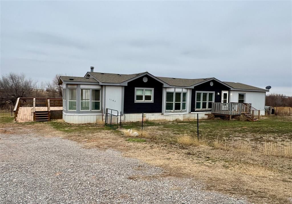 Property Photo: 1184 County Road 1388 OK 73018