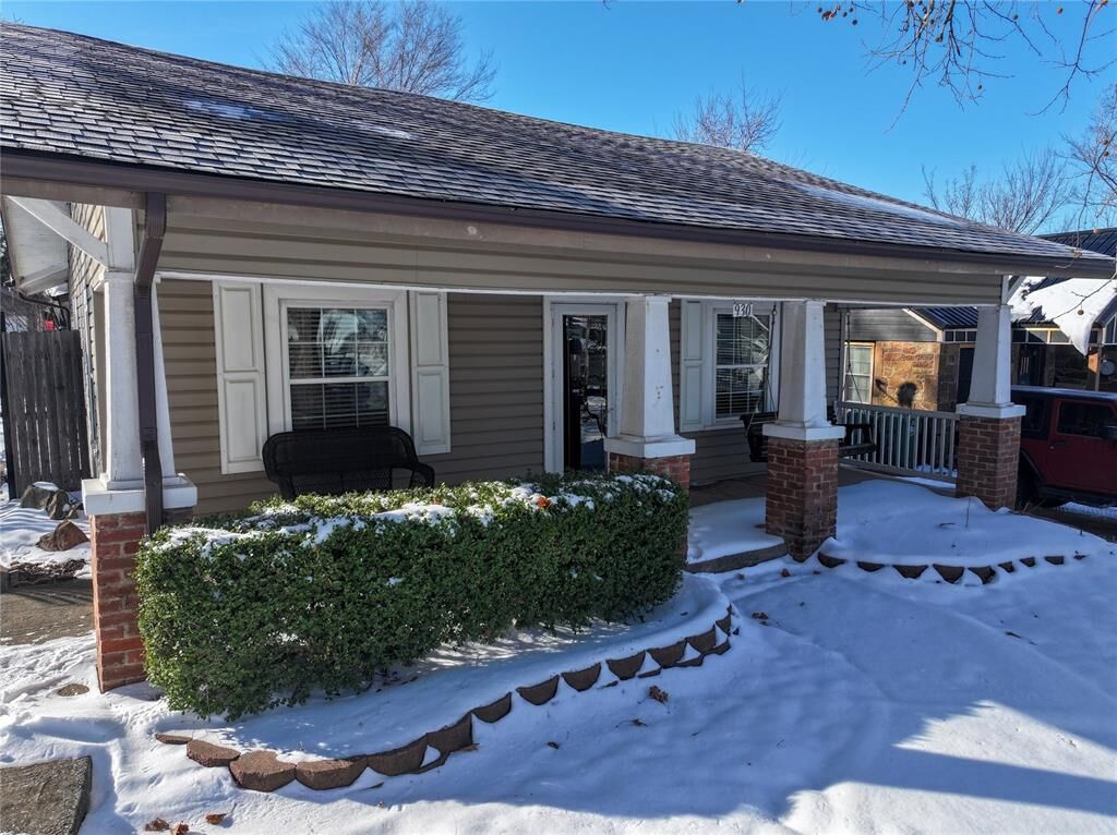 Property Photo: 930 Maple Street OK 73099