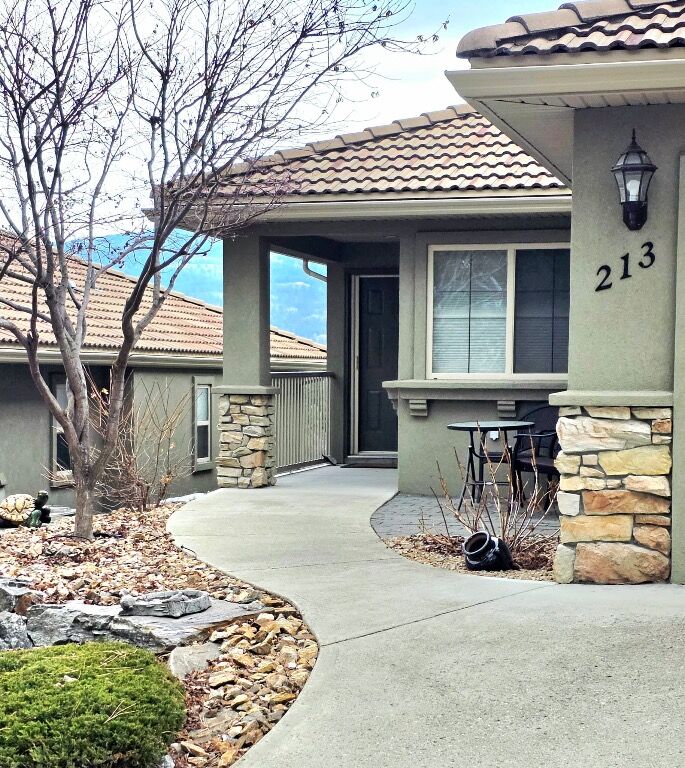 Property Photo:  2455 Quail Ridge Boulevard 213  BC V1V 2S8 