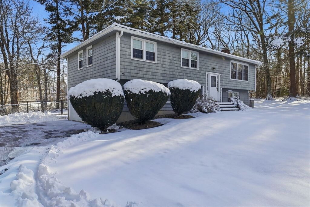 Property Photo:  19 Dunster Ln  MA 02066 