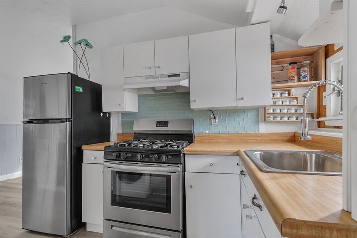 Property Photo: 10-R Barnes St MA 02571