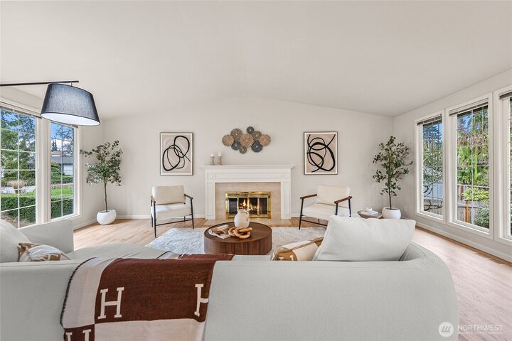 Property Photo:  12412 NE 4th Place  WA 98005 