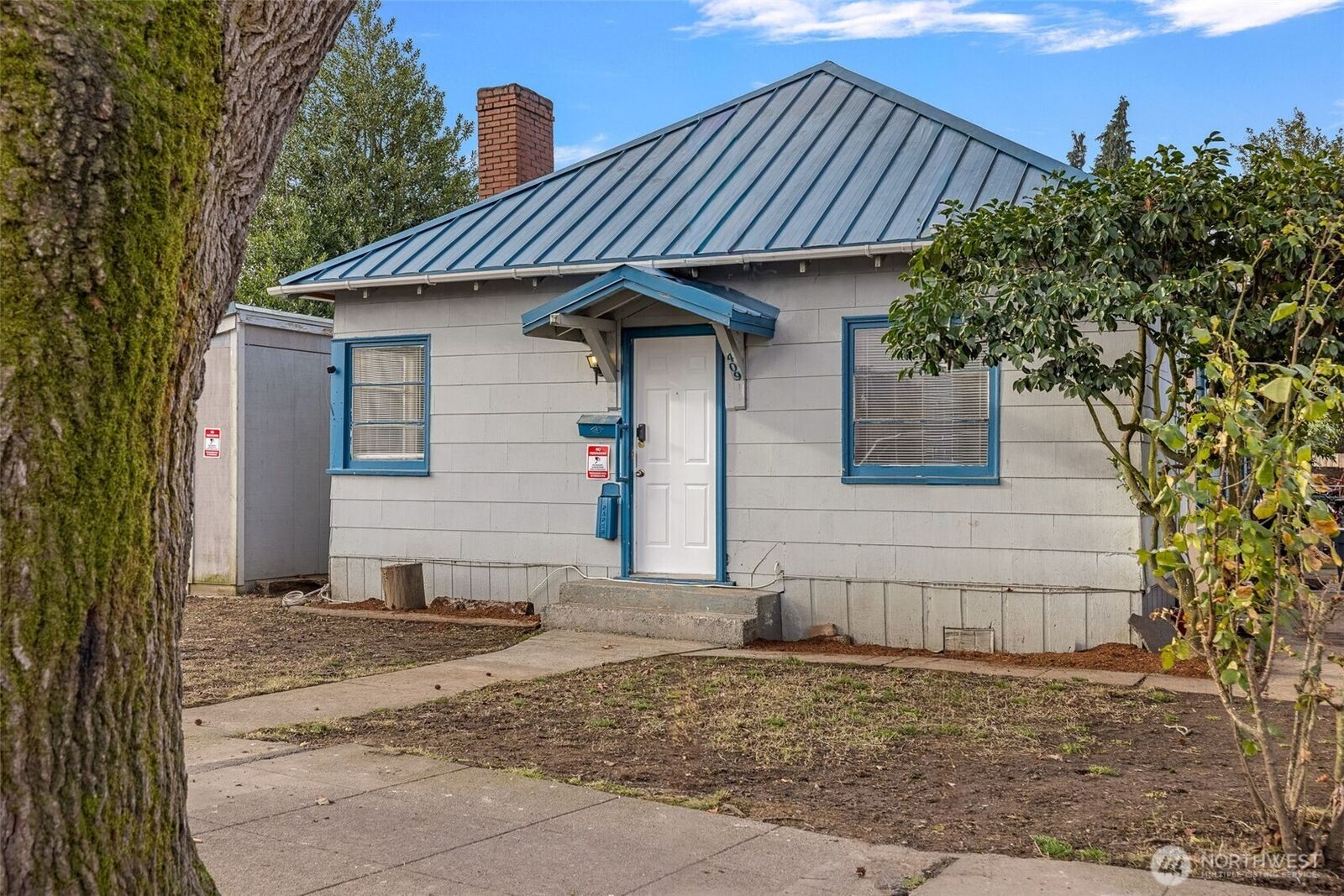 Property Photo: 409 Wells Avenue N WA 98057