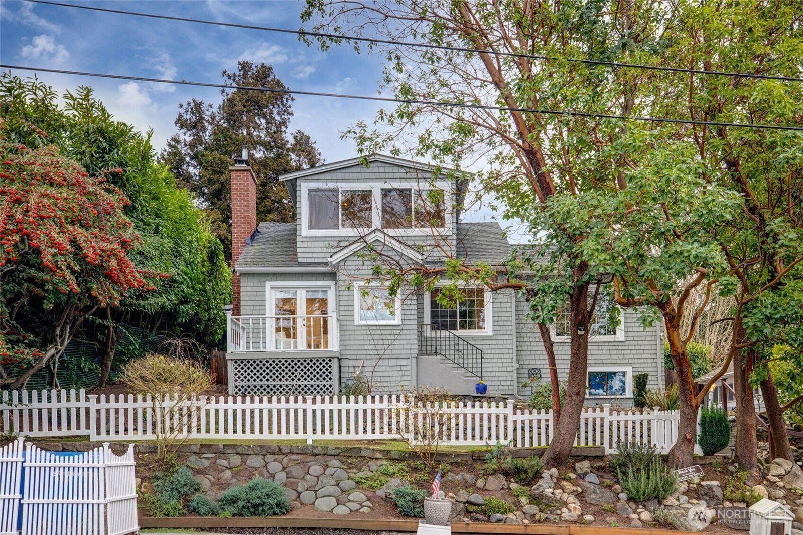 Property Photo:  2726  50th Avenue SW  WA 98116 