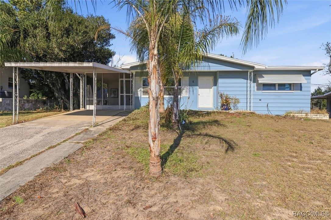 Property Photo:  6 N Osceola Street  FL 34465 