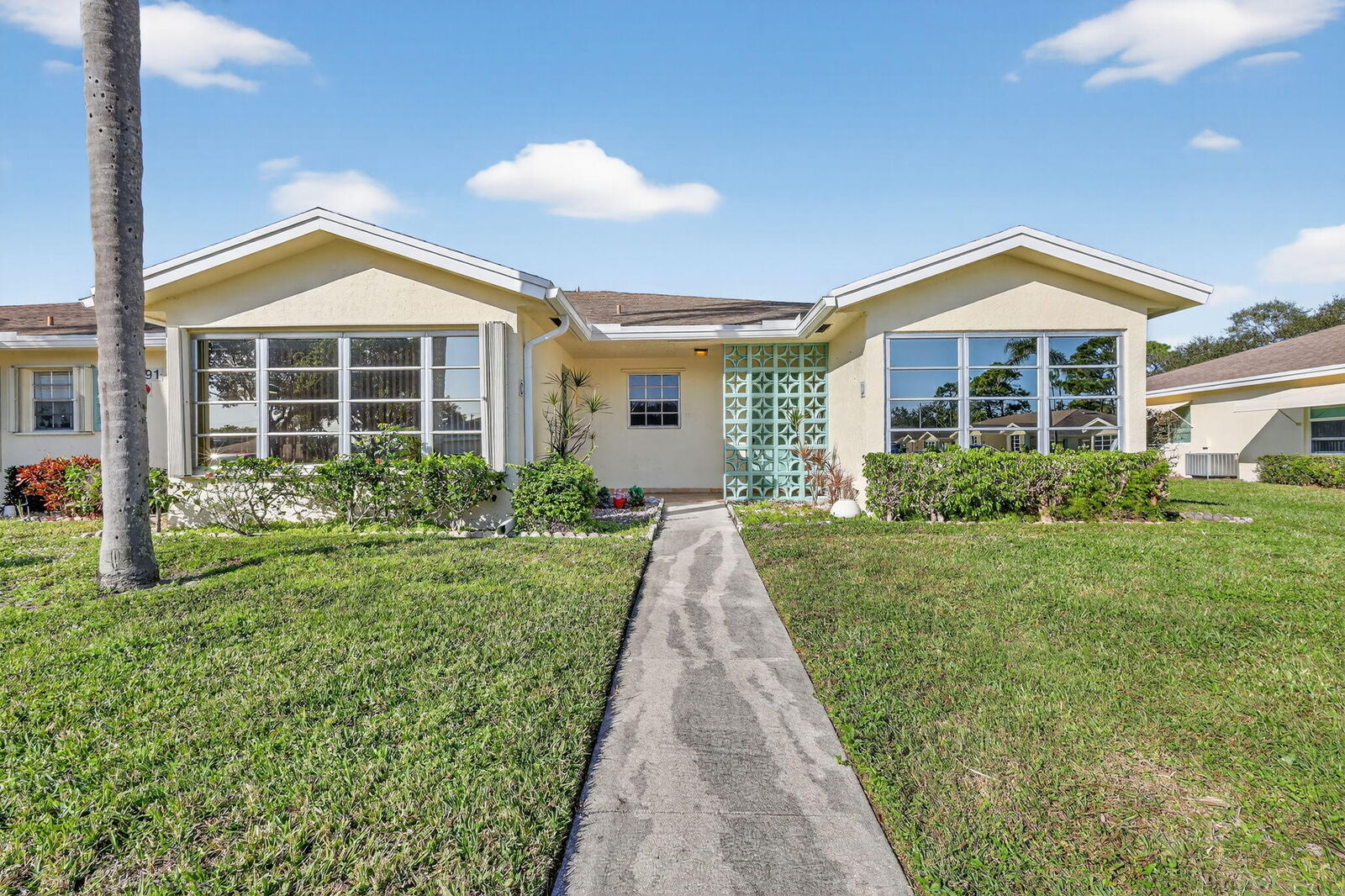 Property Photo: 5091 Lakefront Boulevard C FL 33484