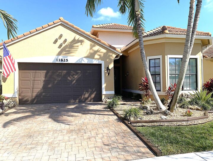 Property Photo:  11825 Kalmar Circle N  FL 33076 
