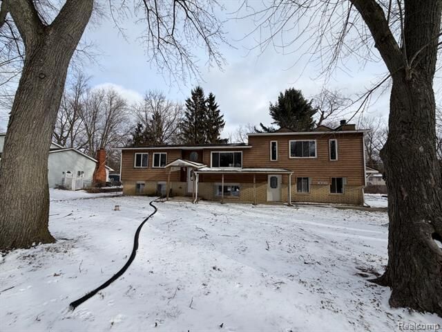 Property Photo:  3099 Chenoa Street  MI 48382 